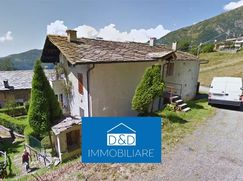 Casa Bi/Trifamiliare in Residenziale