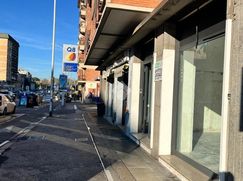 Negozio/Locale commerciale in Commerciale