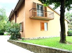Casa Bi/Trifamiliare in Residenziale