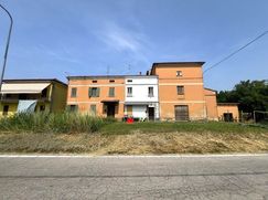 Casa Bi/Trifamiliare in Residenziale