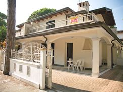 Casa Bi/Trifamiliare in Residenziale