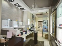 Negozio/Locale commerciale in Commerciale