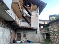 Casa Bi/Trifamiliare in Residenziale