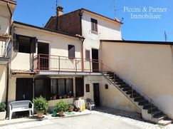 Casa Bi/Trifamiliare in Residenziale