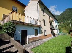 Casa Bi/Trifamiliare in Residenziale