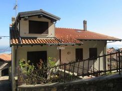 Casa Bi/Trifamiliare in Residenziale