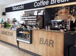 Attività/Licenza (con o senza mura) in Commerciale