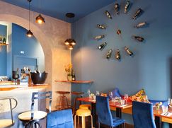 Attività/Licenza (con o senza mura) in Commerciale