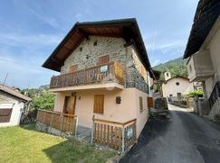 Casa Bi/Trifamiliare in Residenziale