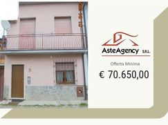 Casa Bi/Trifamiliare in Residenziale