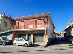 Casa Bi/Trifamiliare in Residenziale