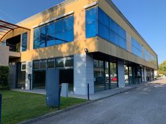 Negozio/Locale commerciale in Commerciale