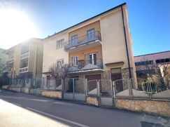 Casa Bi/Trifamiliare in Residenziale