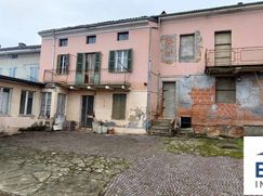 Casa Bi/Trifamiliare in Residenziale