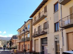Negozio/Locale commerciale in Commerciale