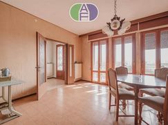Casa Bi/Trifamiliare in Residenziale