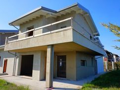 Casa Bi/Trifamiliare in Residenziale