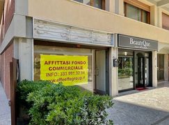 Negozio/Locale commerciale in Commerciale