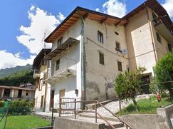 Casa Bi/Trifamiliare in Residenziale