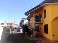 Casa Bi/Trifamiliare in Residenziale