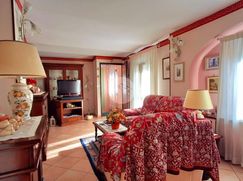 Casa Bi/Trifamiliare in Residenziale