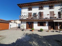Casa Bi/Trifamiliare in Residenziale