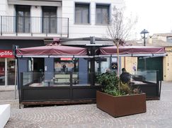 Negozio/Locale commerciale in Commerciale