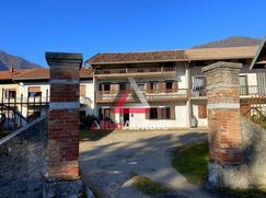 Casa Bi/Trifamiliare in Residenziale