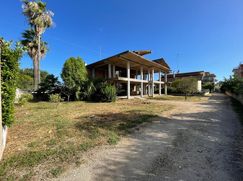 Casa Bi/Trifamiliare in Residenziale