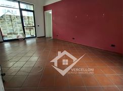 Negozio/Locale commerciale in Commerciale