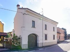 Casa Bi/Trifamiliare in Residenziale