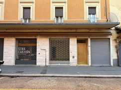 Negozio/Locale commerciale in Commerciale