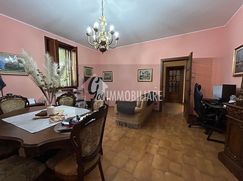 Casa Bi/Trifamiliare in Residenziale