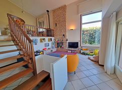 Casa Bi/Trifamiliare in Residenziale