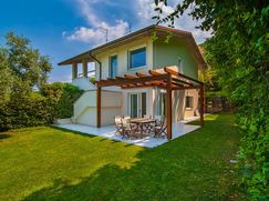 Casa Bi/Trifamiliare in Residenziale