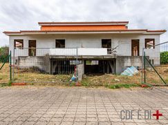 Casa Bi/Trifamiliare in Residenziale