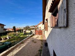 Casa Bi/Trifamiliare in Residenziale