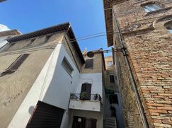 Casa Bi/Trifamiliare in Residenziale