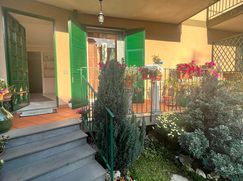 Casa Bi/Trifamiliare in Residenziale
