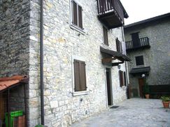 Casa Bi/Trifamiliare in Residenziale