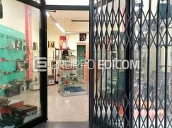 Negozio/Locale commerciale in Commerciale