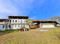 Casa Bi/Trifamiliare in Residenziale