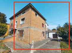 Casa Bi/Trifamiliare in Residenziale
