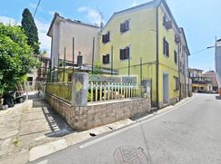 Casa Bi/Trifamiliare in Residenziale