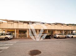 Negozio/Locale commerciale in Commerciale