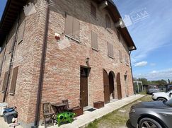 Casa Bi/Trifamiliare in Residenziale