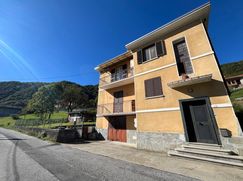 Casa Bi/Trifamiliare in Residenziale