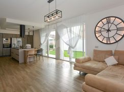 Casa Bi/Trifamiliare in Residenziale