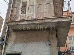 Casa Bi/Trifamiliare in Residenziale