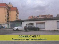 Negozio/Locale commerciale in Commerciale